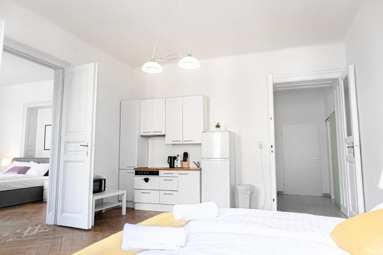 Cozy 2br Apt. Near Akh Hospital-ideal For Longstay Apartment *