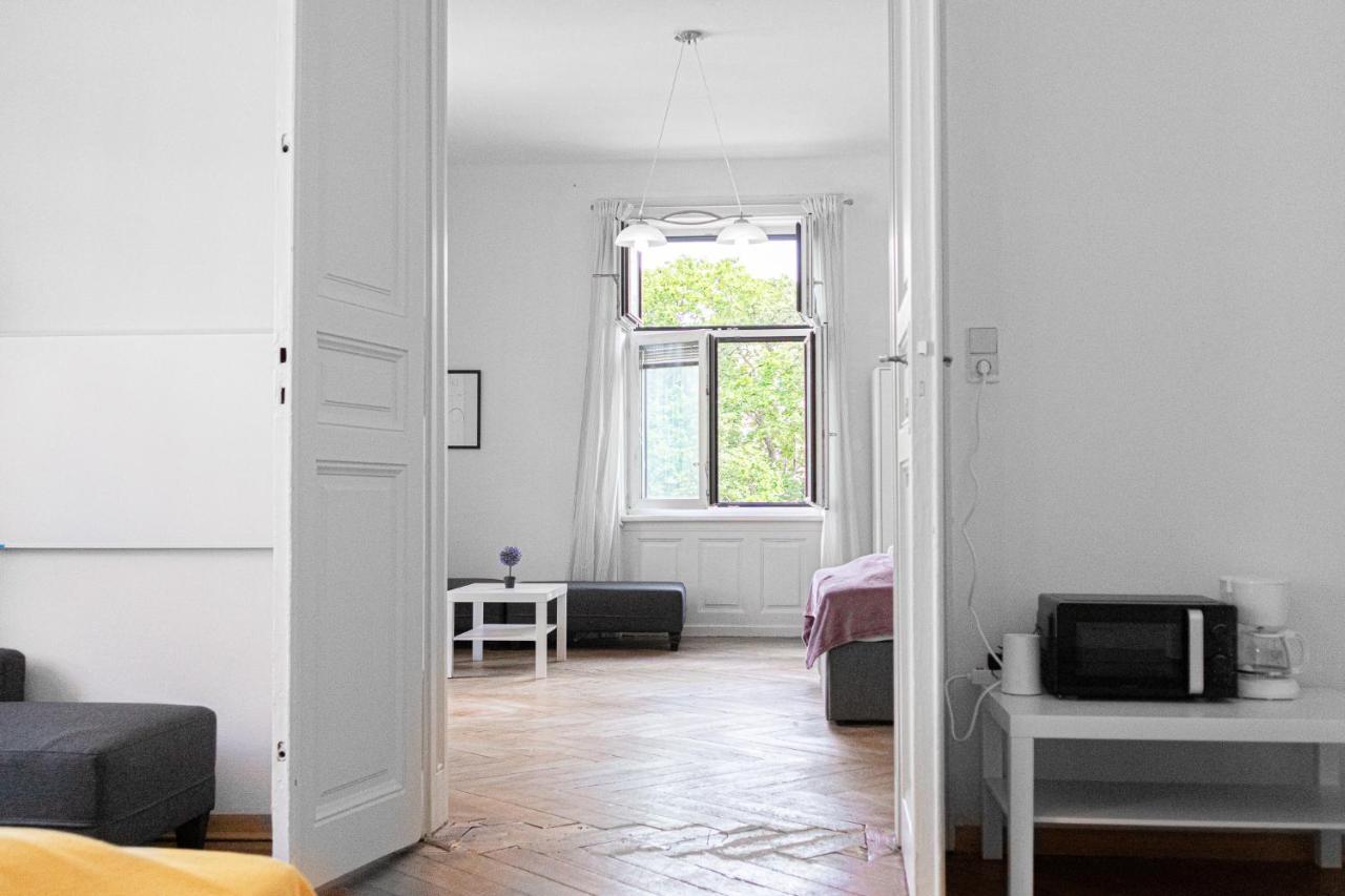 Cozy 2br Apt. Near Akh Hospital-ideal For Longstay Apartment